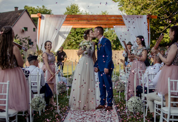 konfetti ágyú esküvőre